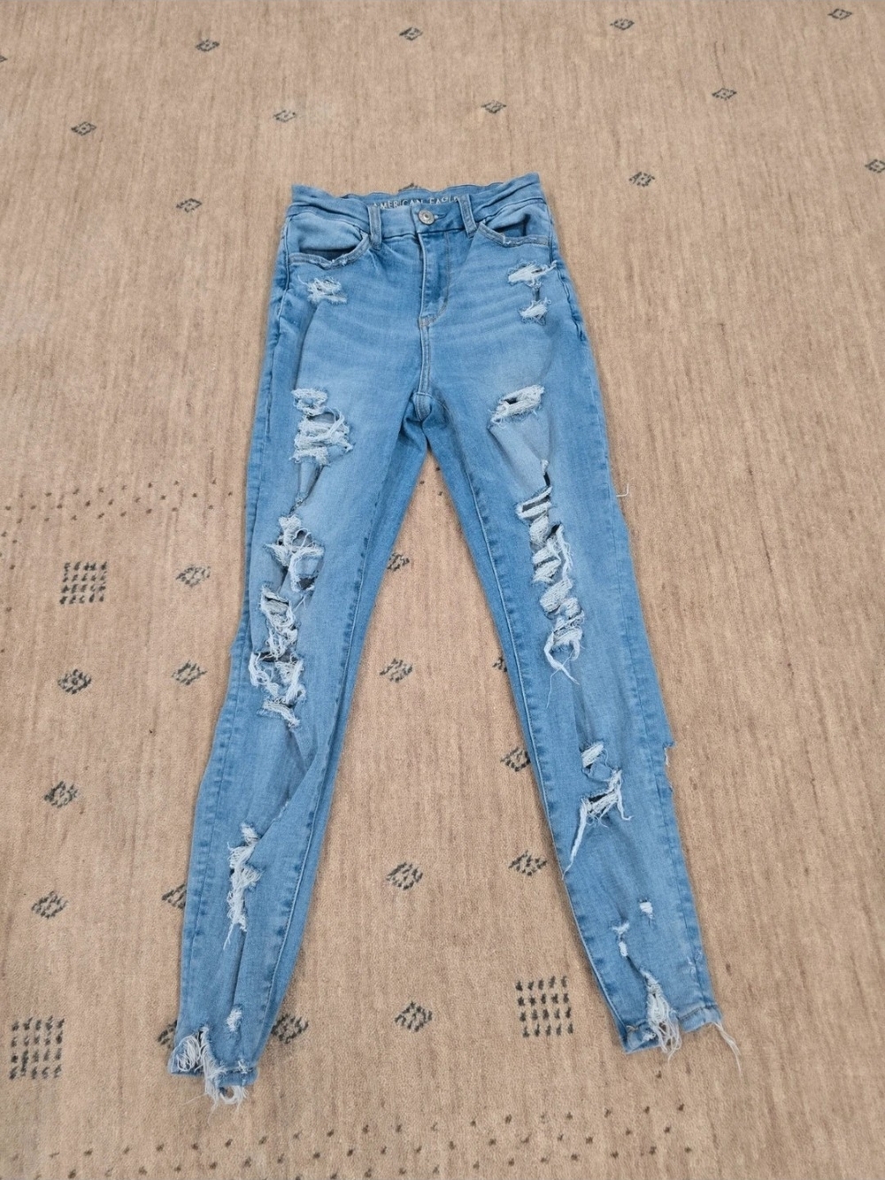 American Eagle Outfitters Light Blue Ripped Skinny Jeans